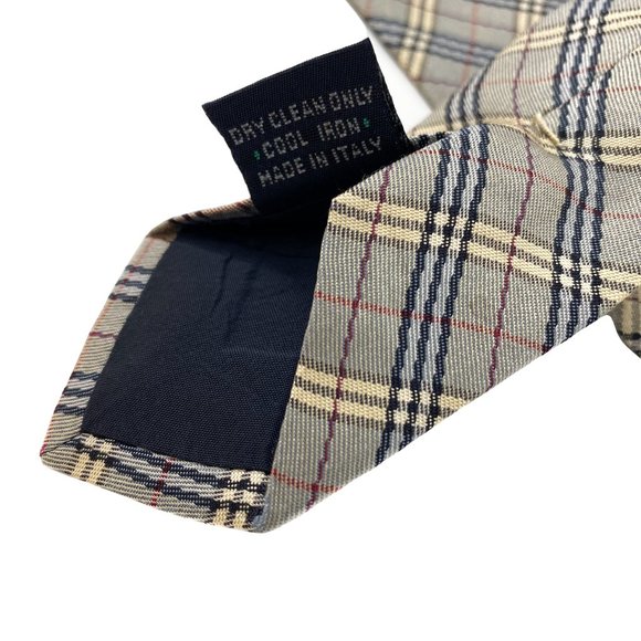 BURBERRY LONDON 100% Silk Made in Italy Tie - Picture 9 of 16